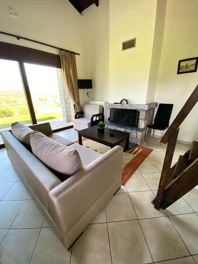 Lithos Villas อัมฟิเกลีย ภายนอก รูปภาพ